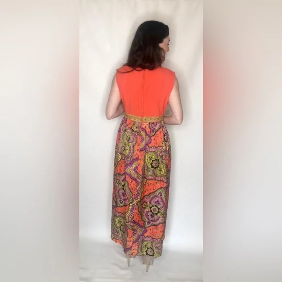 Vintage red paisley evening dress, size 14, 1960s dress, 1960s fashion, bright - Picture 4 of 6